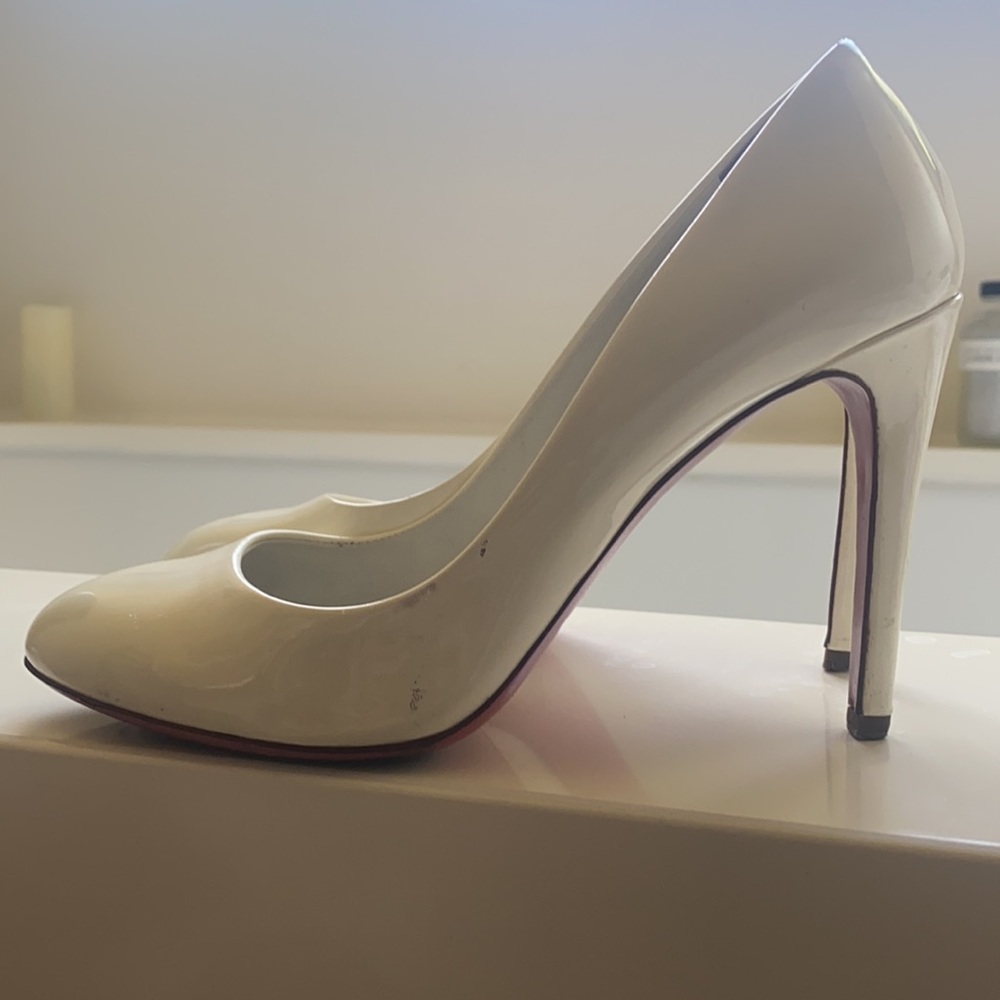 Miu Miu Wht Patent 5.5 Round Toe - image 7